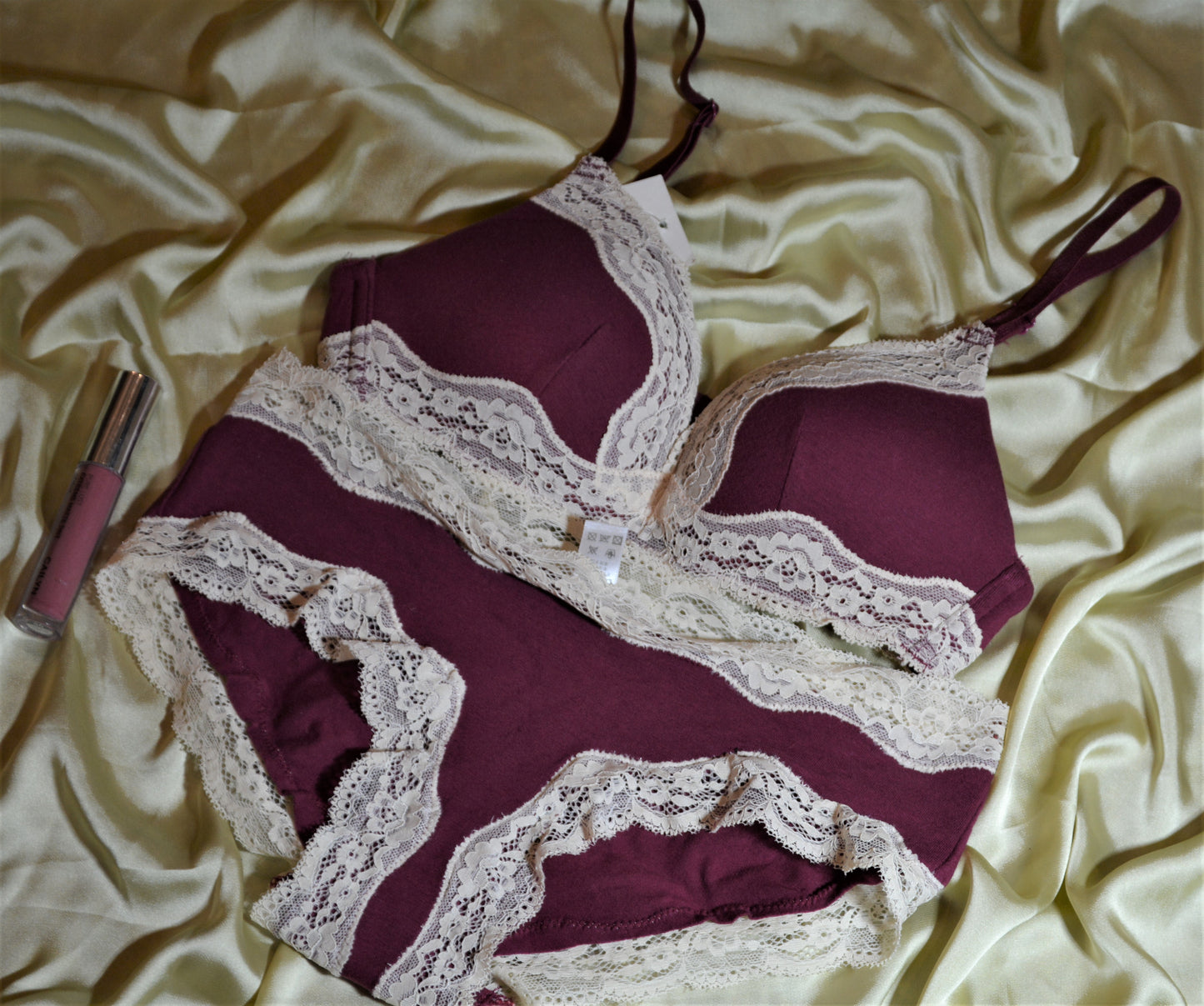 Non Wired Lace Bra Set